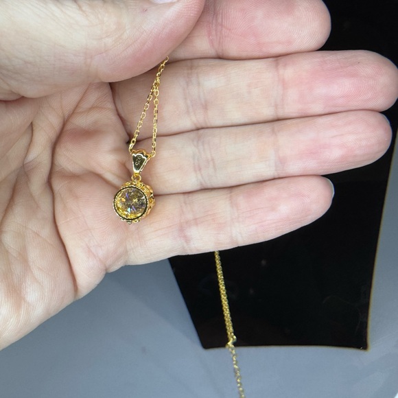 4-Carat Diamond Necklace - Picture 3 of 7